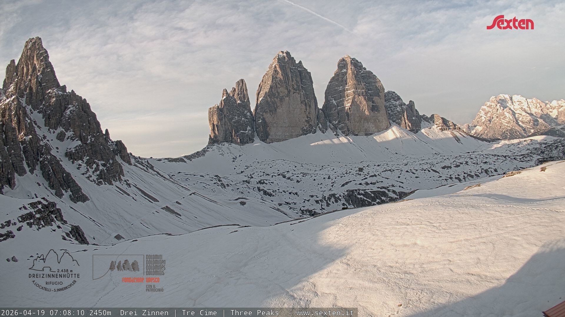Archived image Webcam Dolomites South Tyrol: Mountain Hut Antonio Locatelli