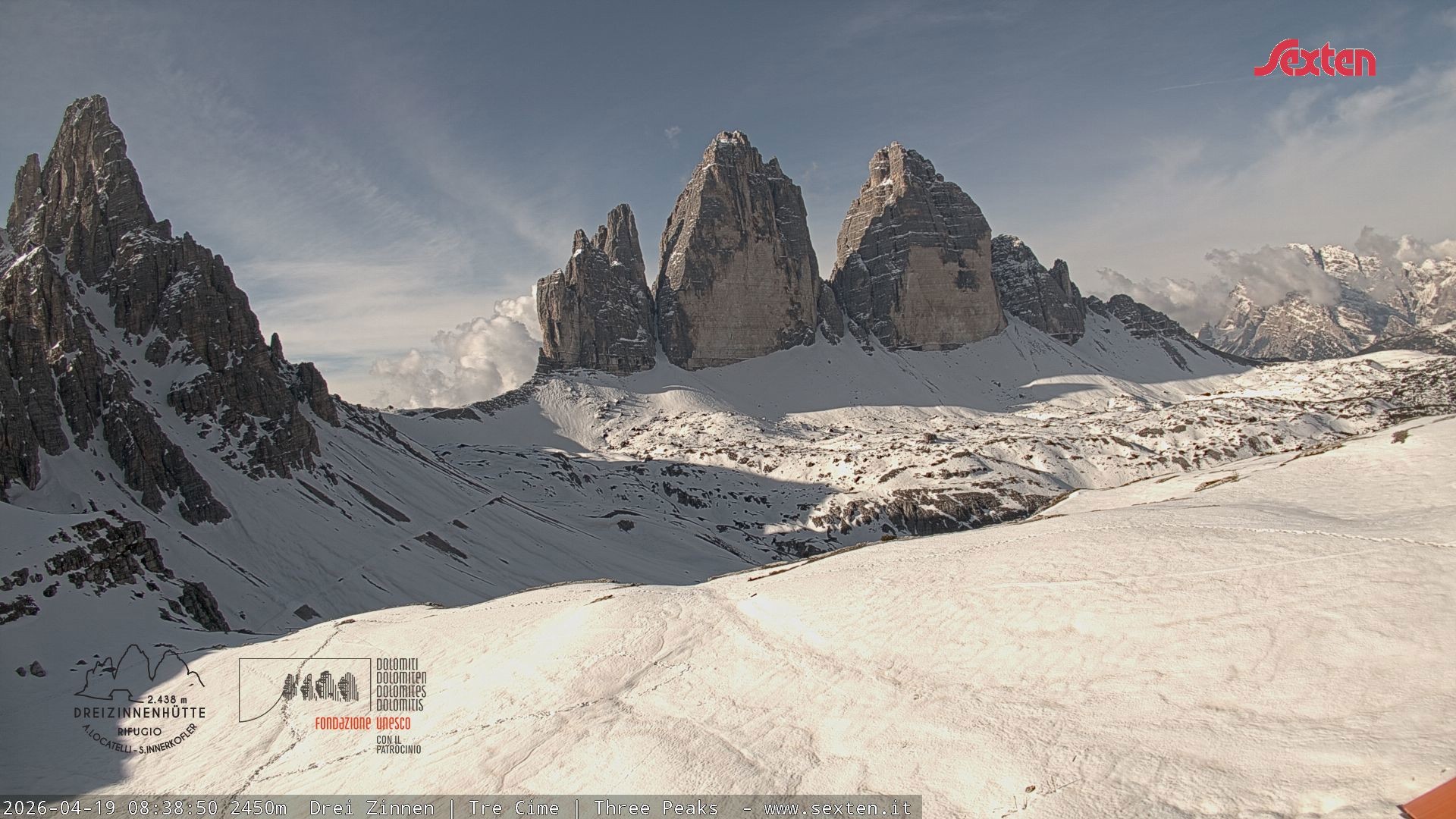Archived image Webcam Dolomites South Tyrol: Mountain Hut Antonio Locatelli