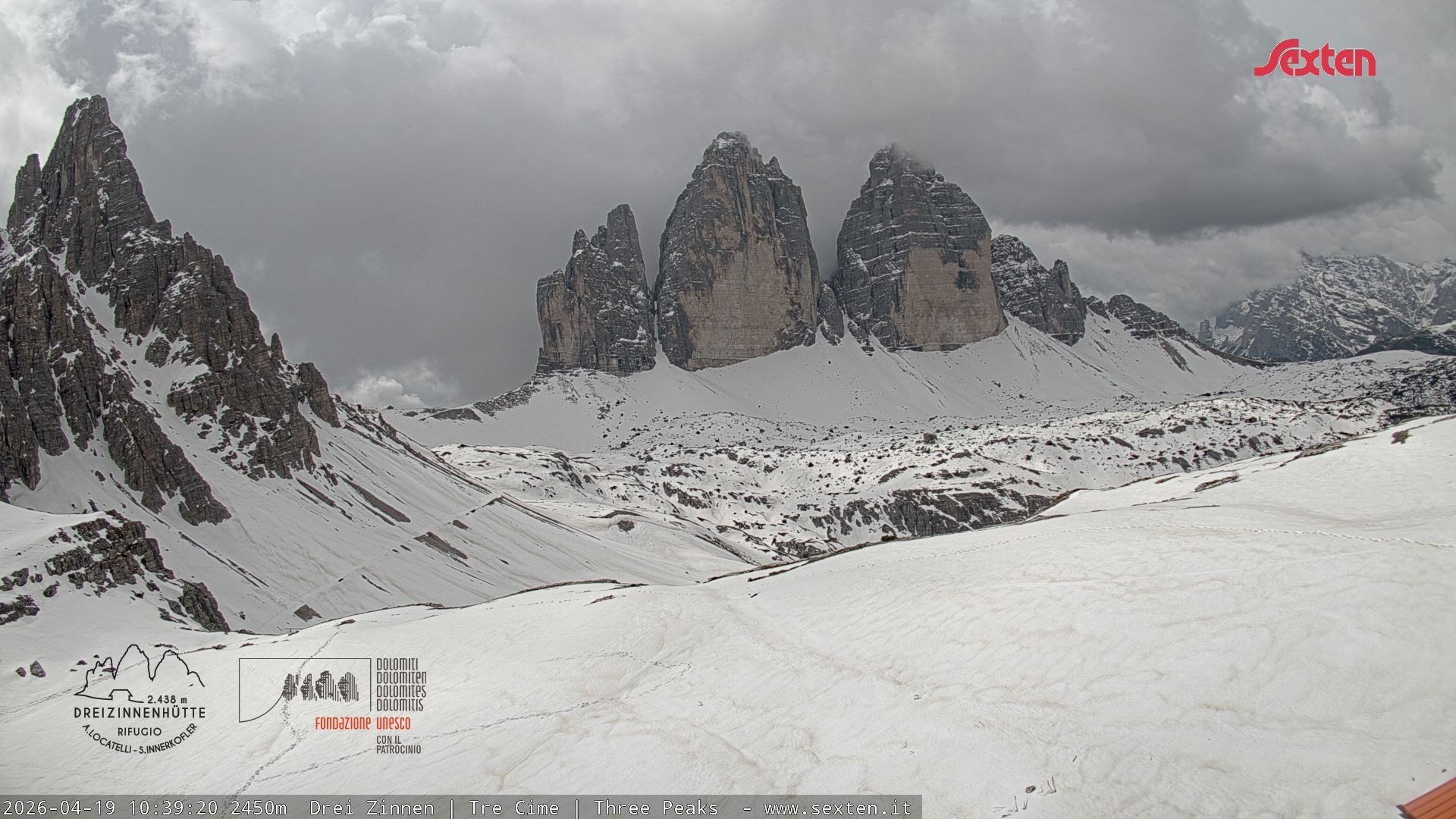 Archived image Webcam Dolomites South Tyrol: Mountain Hut Antonio Locatelli