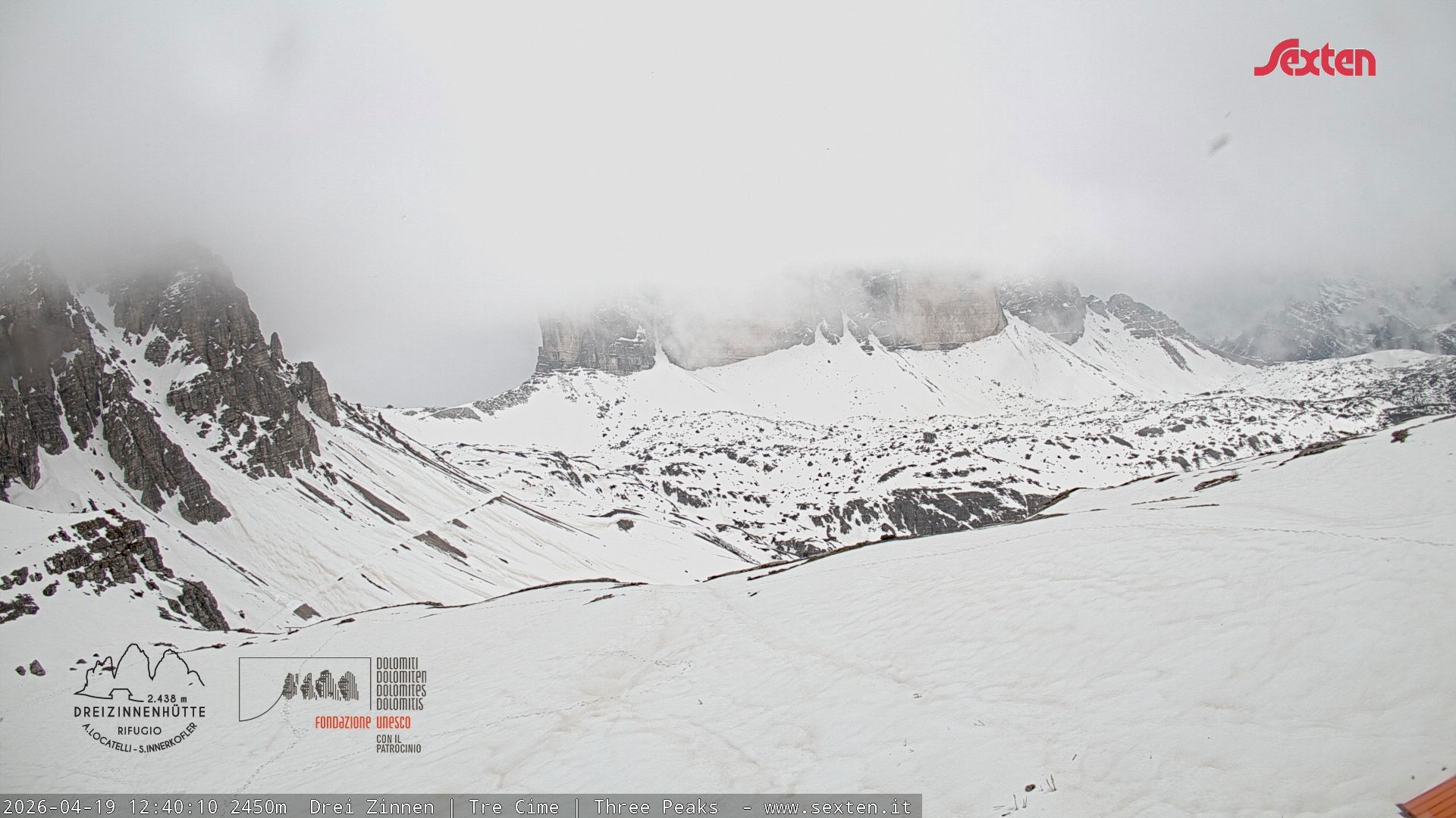 Archived image Webcam Dolomites South Tyrol: Mountain Hut Antonio Locatelli