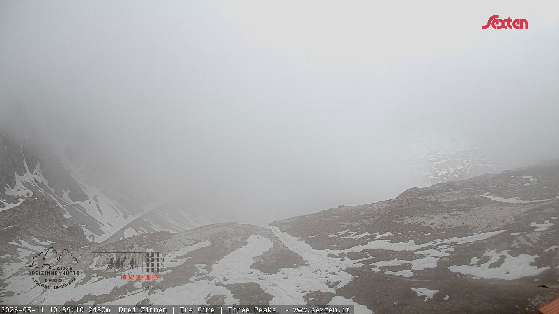 Archived image Webcam Dolomites South Tyrol: Mountain Hut Antonio Locatelli