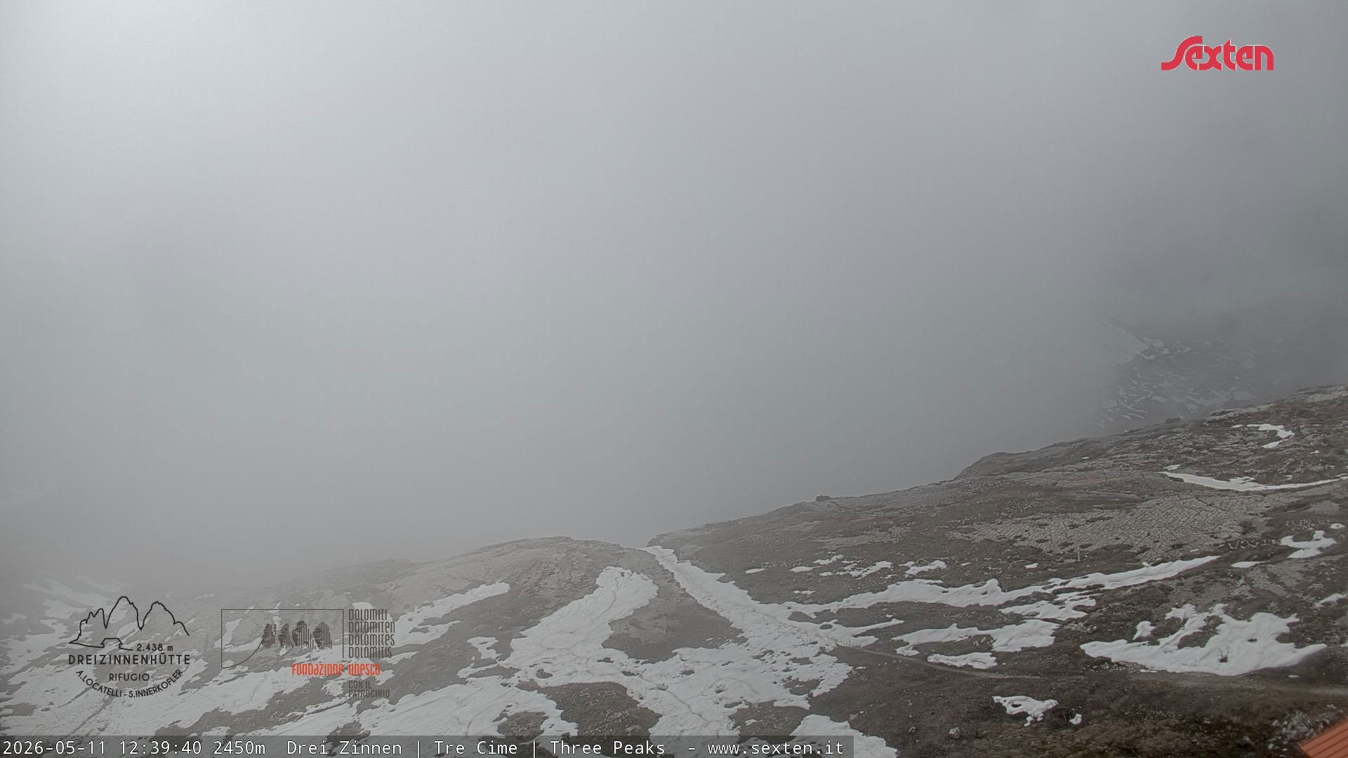 Archived image Webcam Dolomites South Tyrol: Mountain Hut Antonio Locatelli