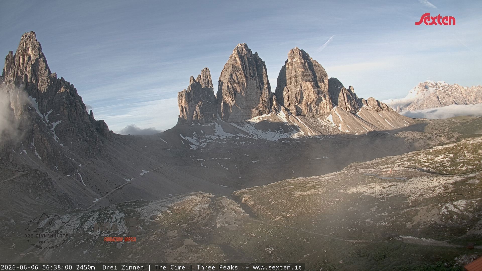 Archived image Webcam Dolomites South Tyrol: Mountain Hut Antonio Locatelli