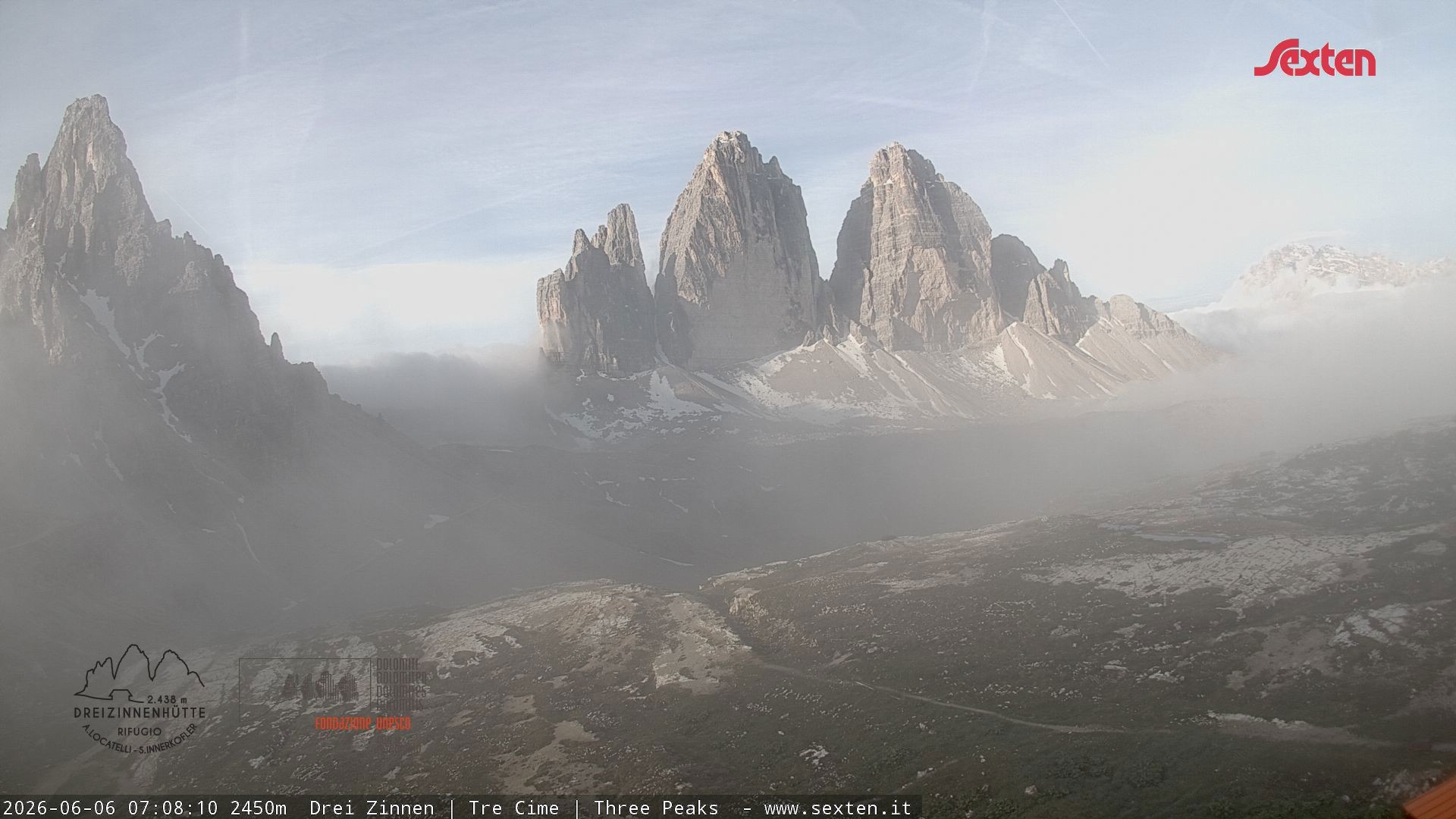 Archived image Webcam Dolomites South Tyrol: Mountain Hut Antonio Locatelli