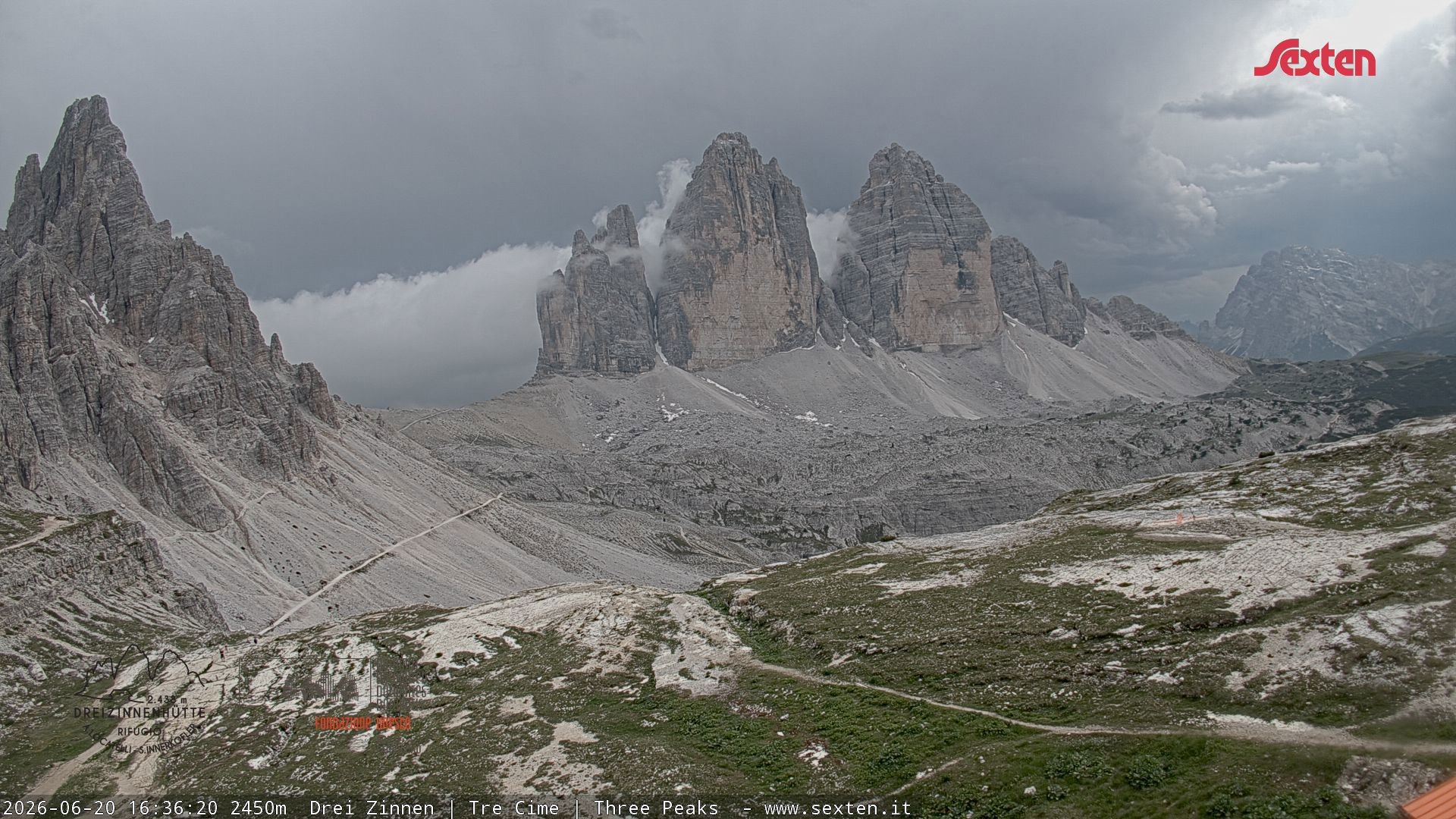 Archived image Webcam Dolomites South Tyrol: Mountain Hut Antonio Locatelli