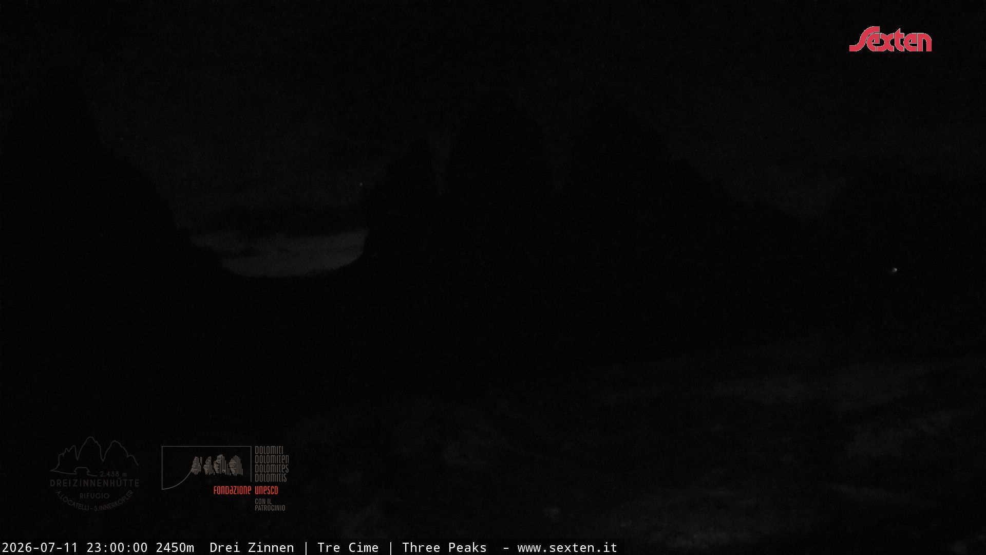 Archived image Webcam Dolomites South Tyrol: Mountain Hut Antonio Locatelli
