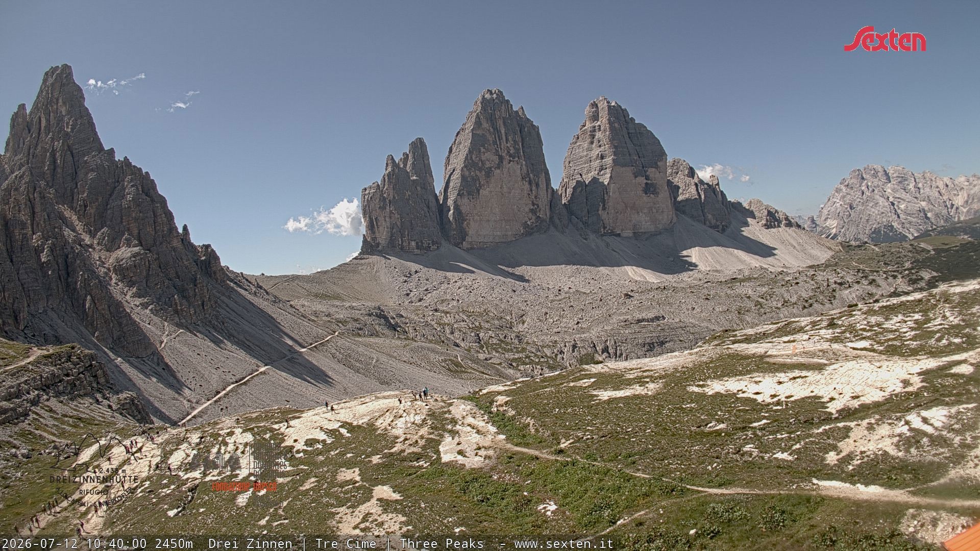 Archived image Webcam Dolomites South Tyrol: Mountain Hut Antonio Locatelli
