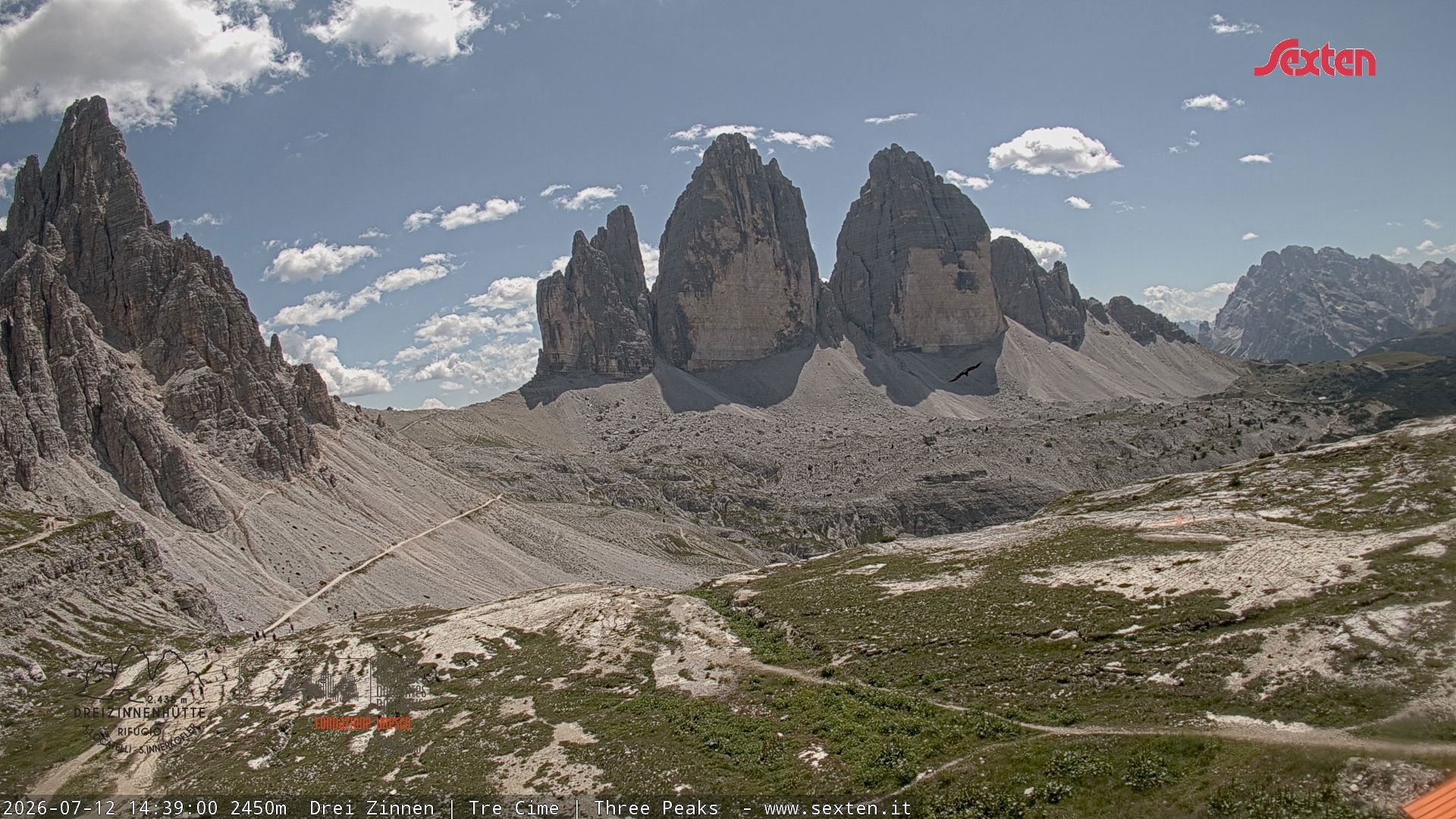 Archived image Webcam Dolomites South Tyrol: Mountain Hut Antonio Locatelli