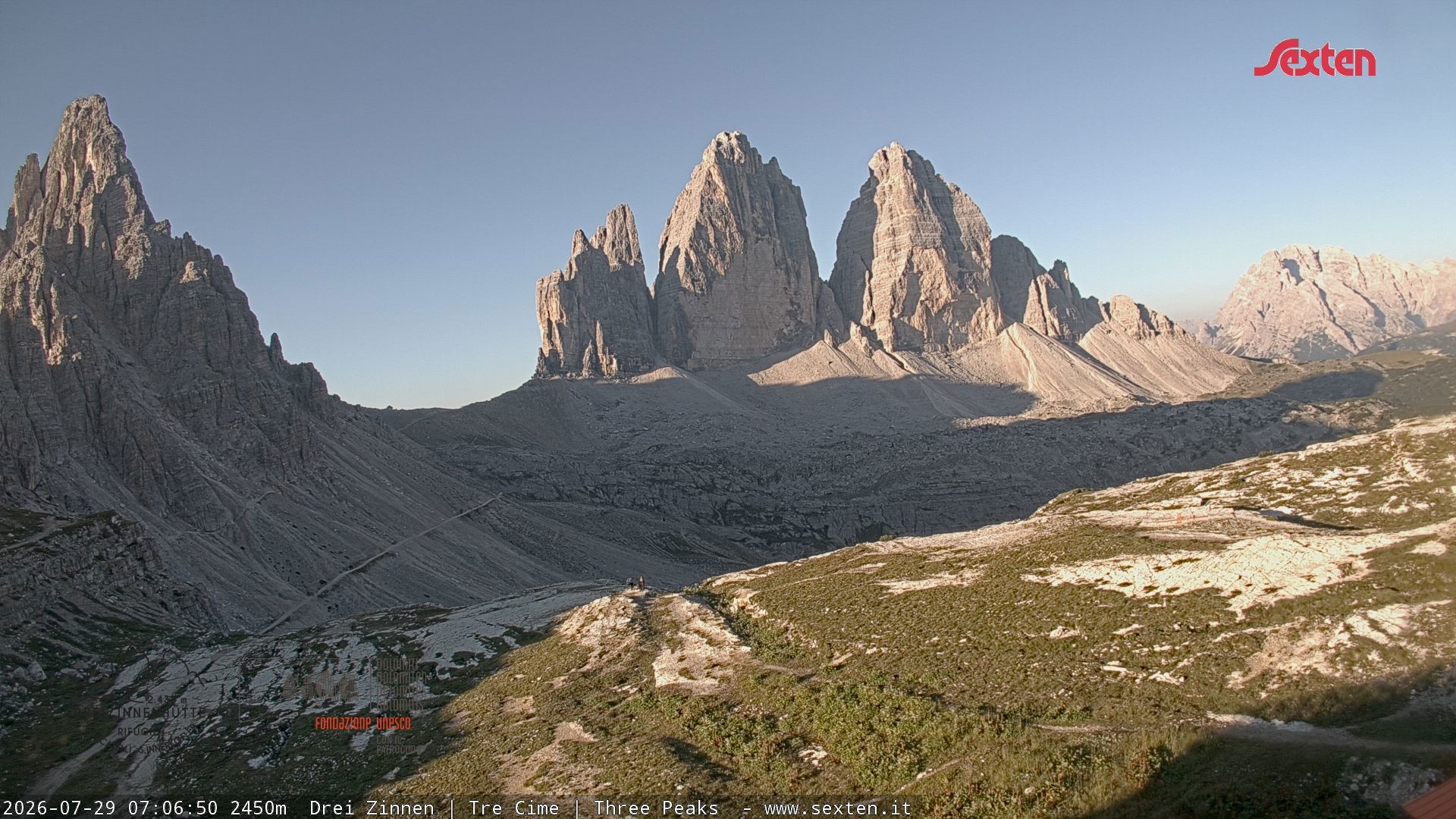 Archiv Foto Webcam Blick auf die 3 Zinnen von der Dreizinnenhütte