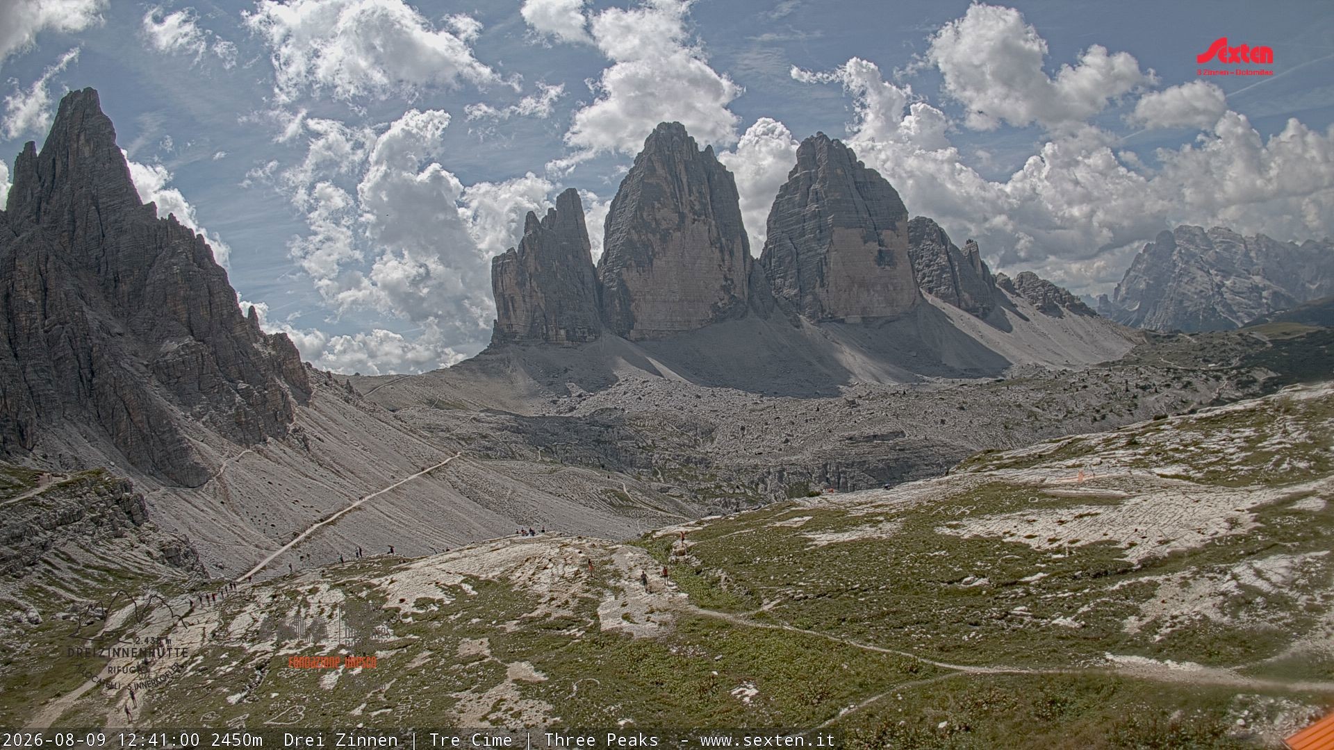 Archived image Webcam Dolomites South Tyrol: Mountain Hut Antonio Locatelli
