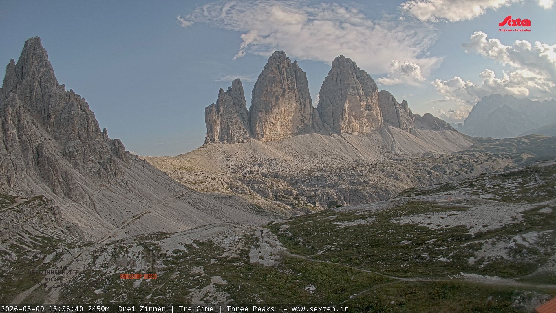 Archived image Webcam Dolomites South Tyrol: Mountain Hut Antonio Locatelli