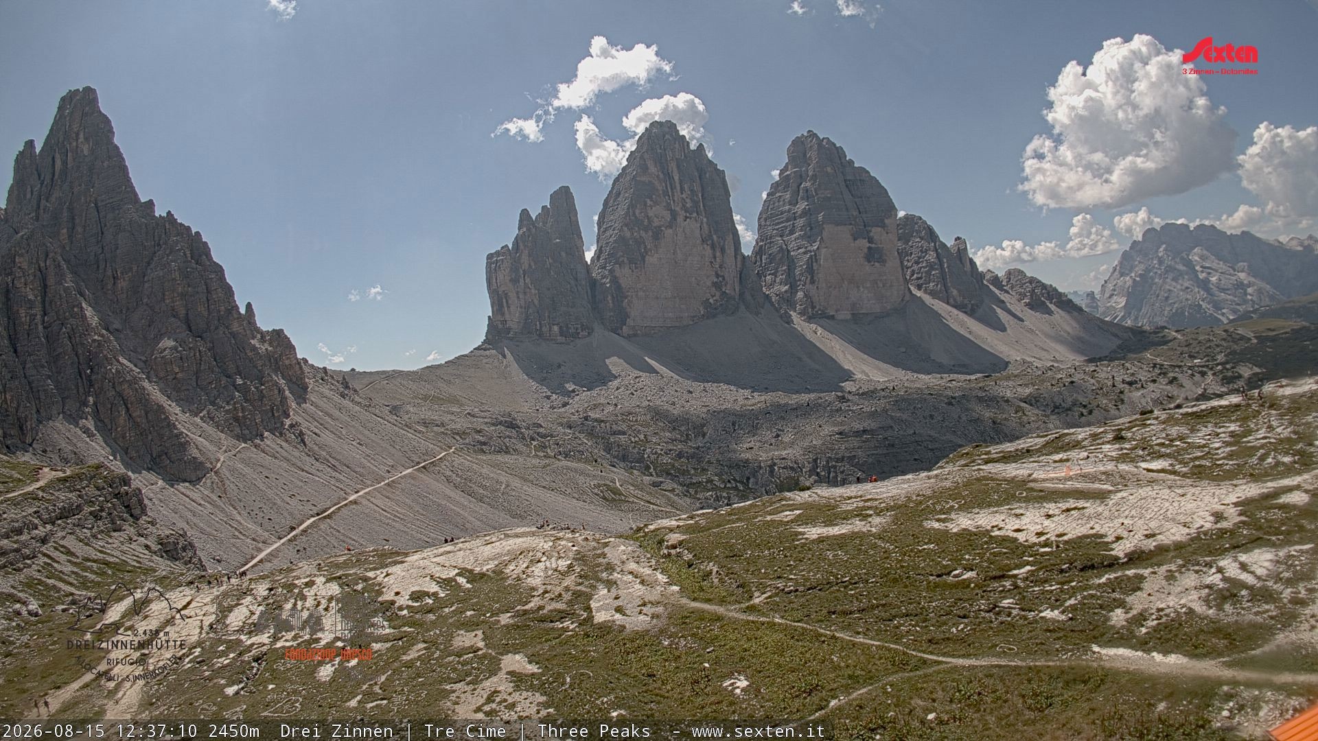 Archived image Webcam Dolomites South Tyrol: Mountain Hut Antonio Locatelli