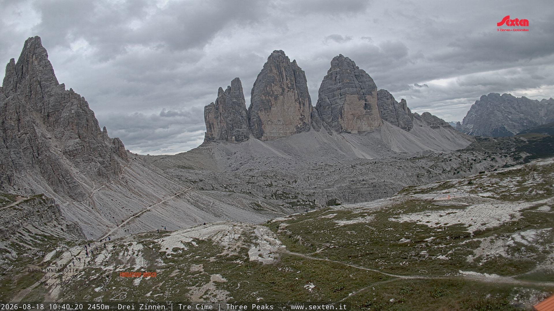 Archived image Webcam Dolomites South Tyrol: Mountain Hut Antonio Locatelli