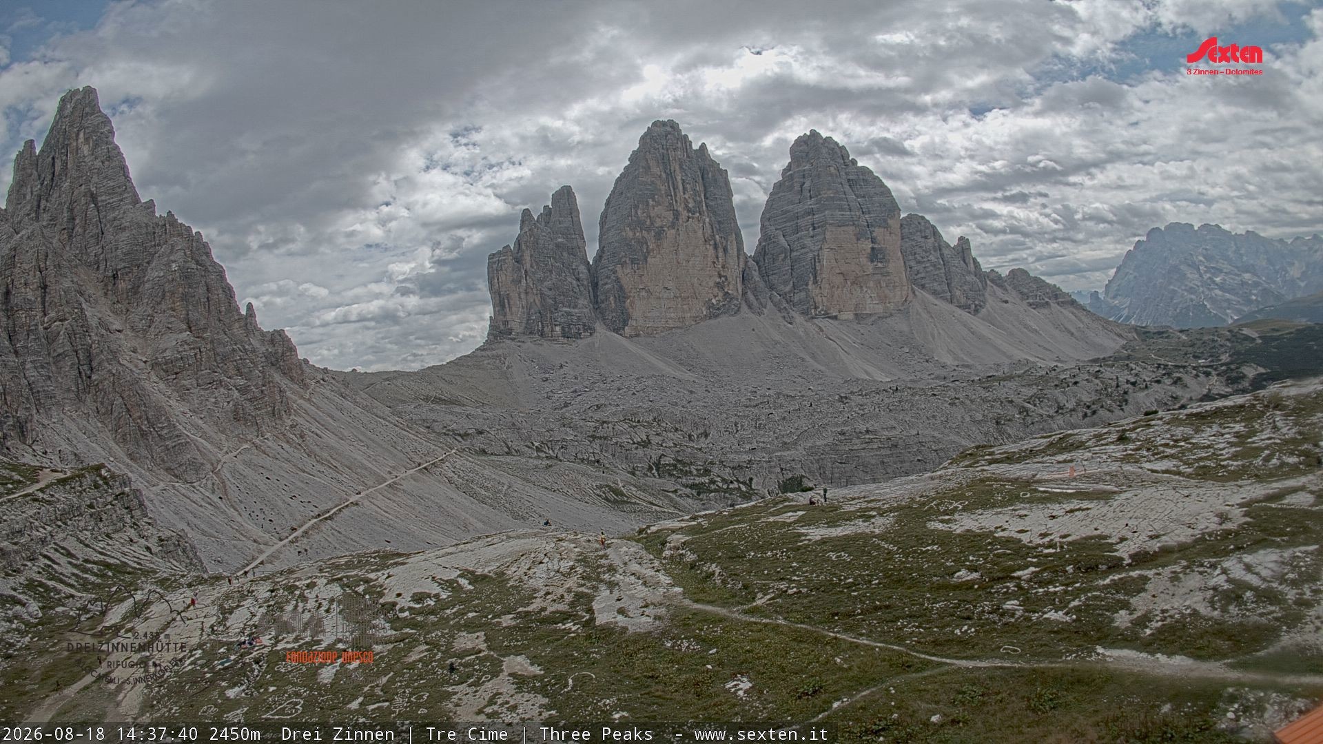 Archived image Webcam Dolomites South Tyrol: Mountain Hut Antonio Locatelli