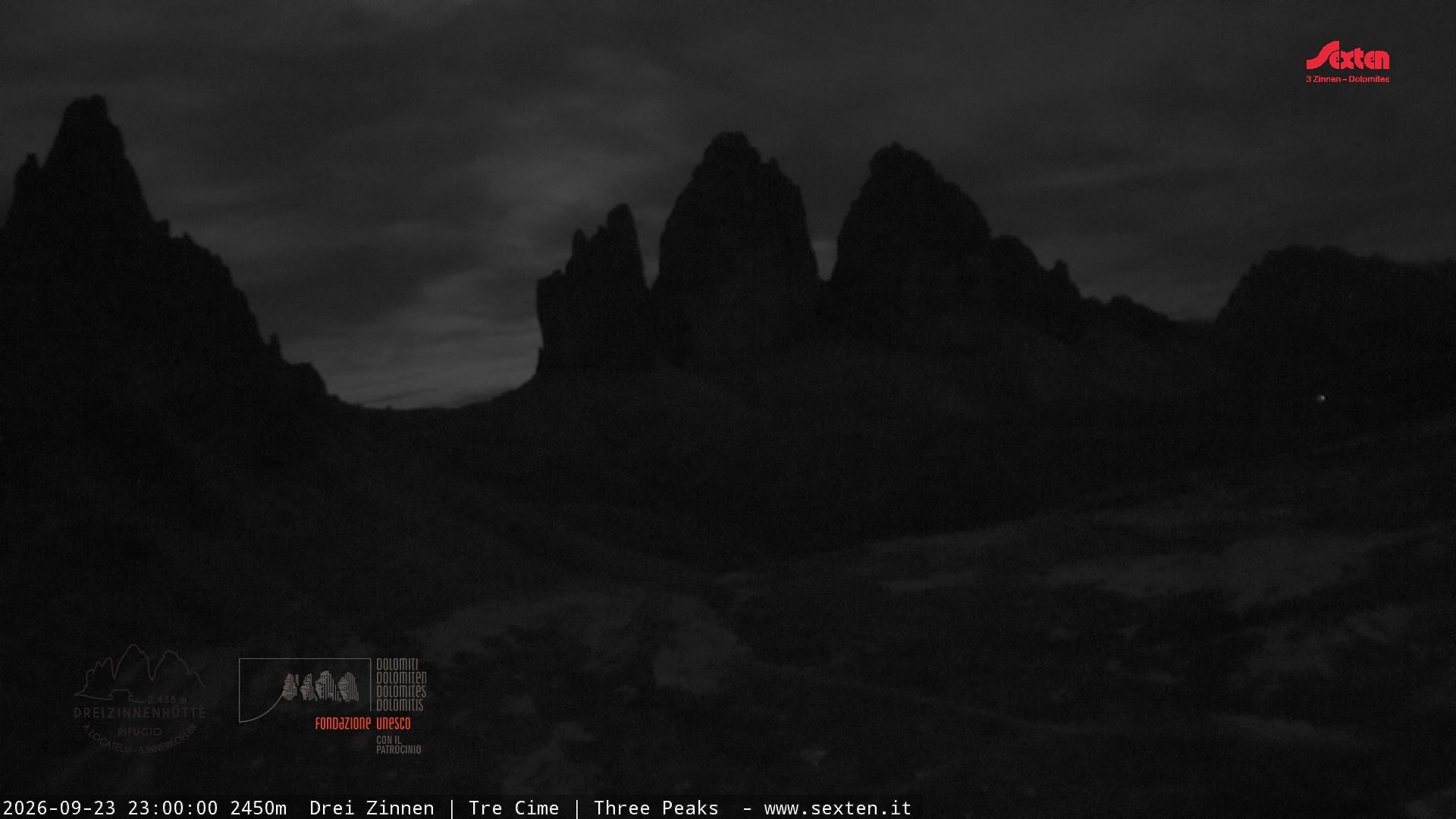 Archived image Webcam Dolomites South Tyrol: Mountain Hut Antonio Locatelli
