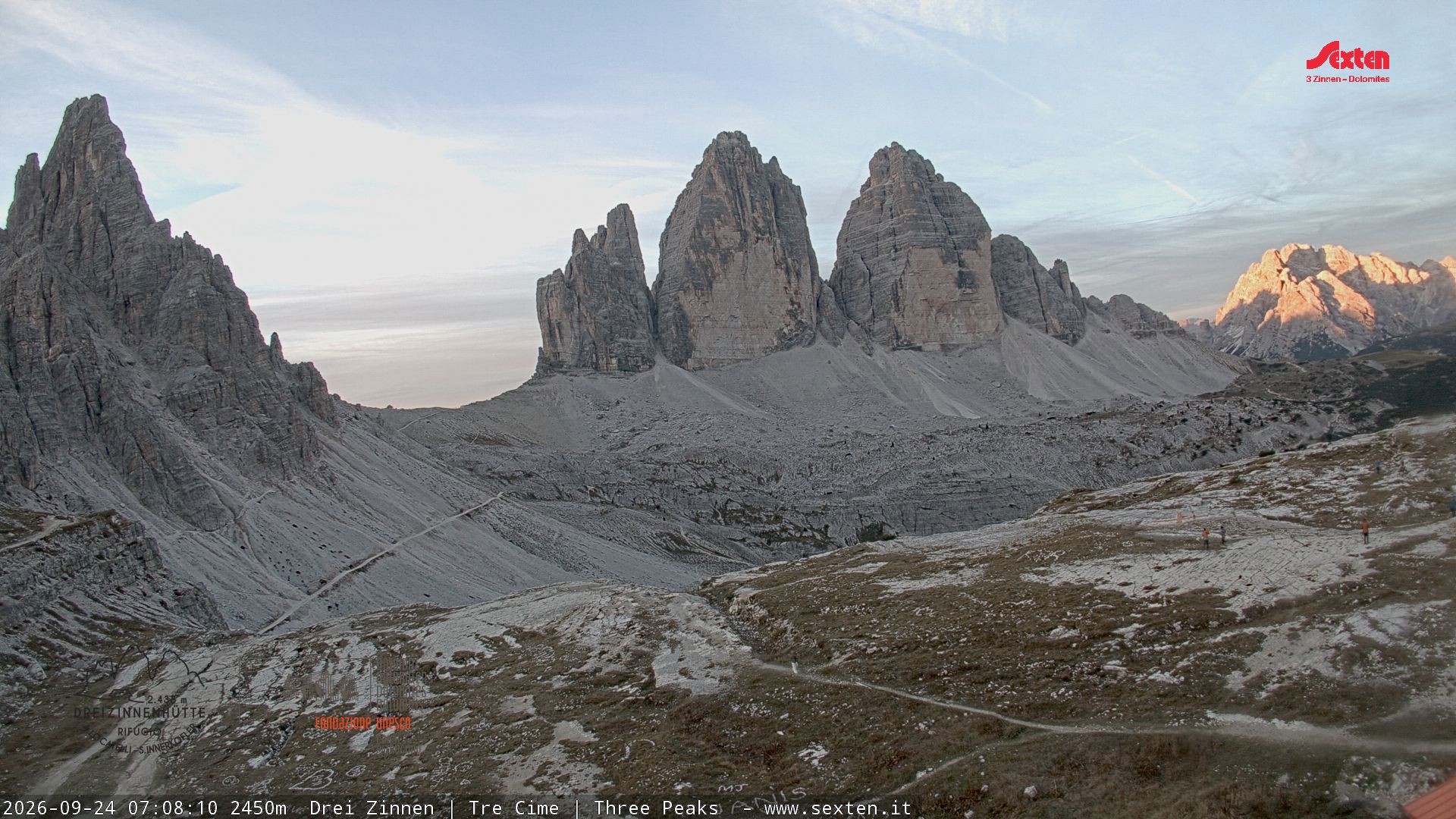 Archived image Webcam Dolomites South Tyrol: Mountain Hut Antonio Locatelli