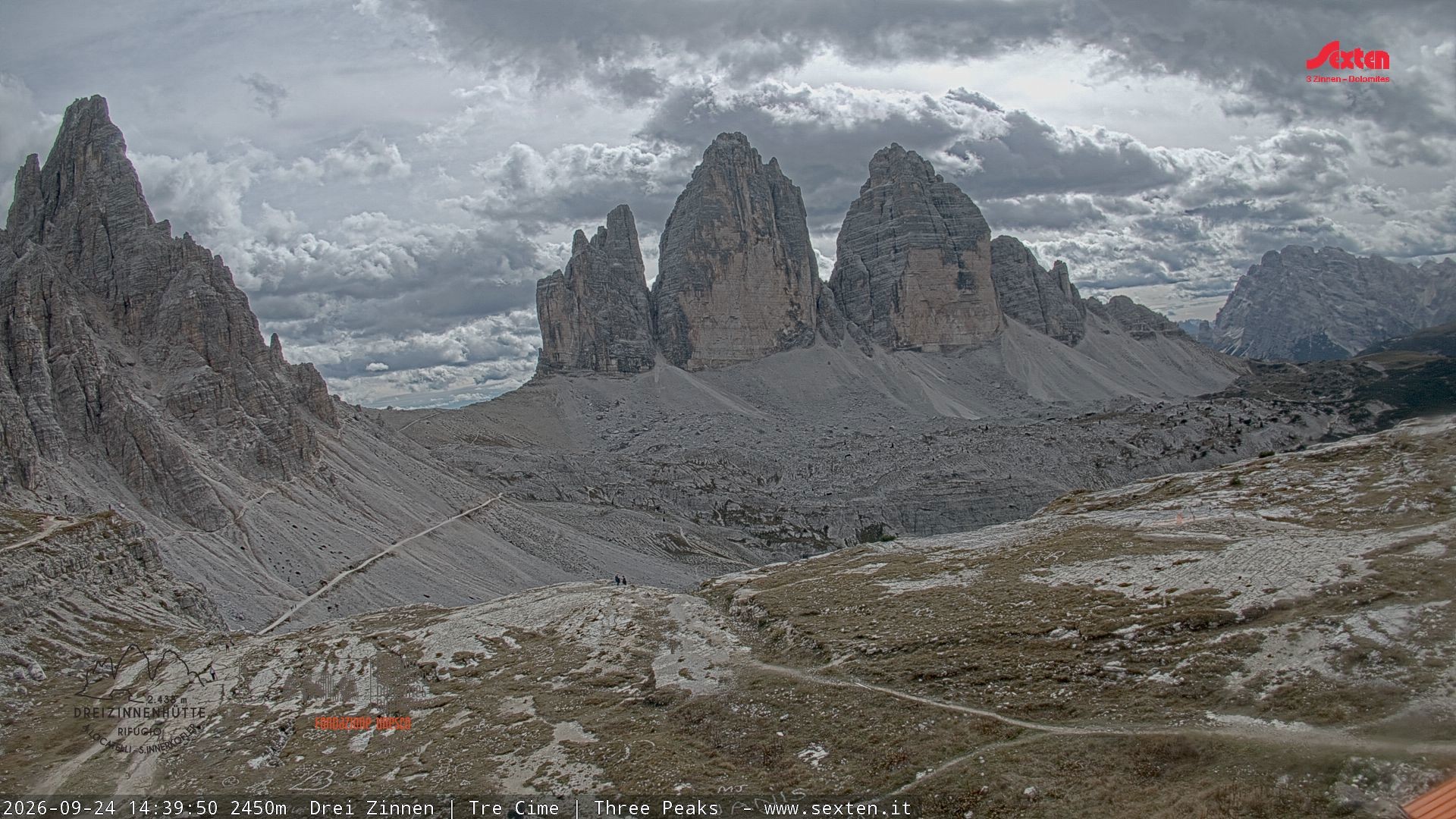 Archived image Webcam Dolomites South Tyrol: Mountain Hut Antonio Locatelli