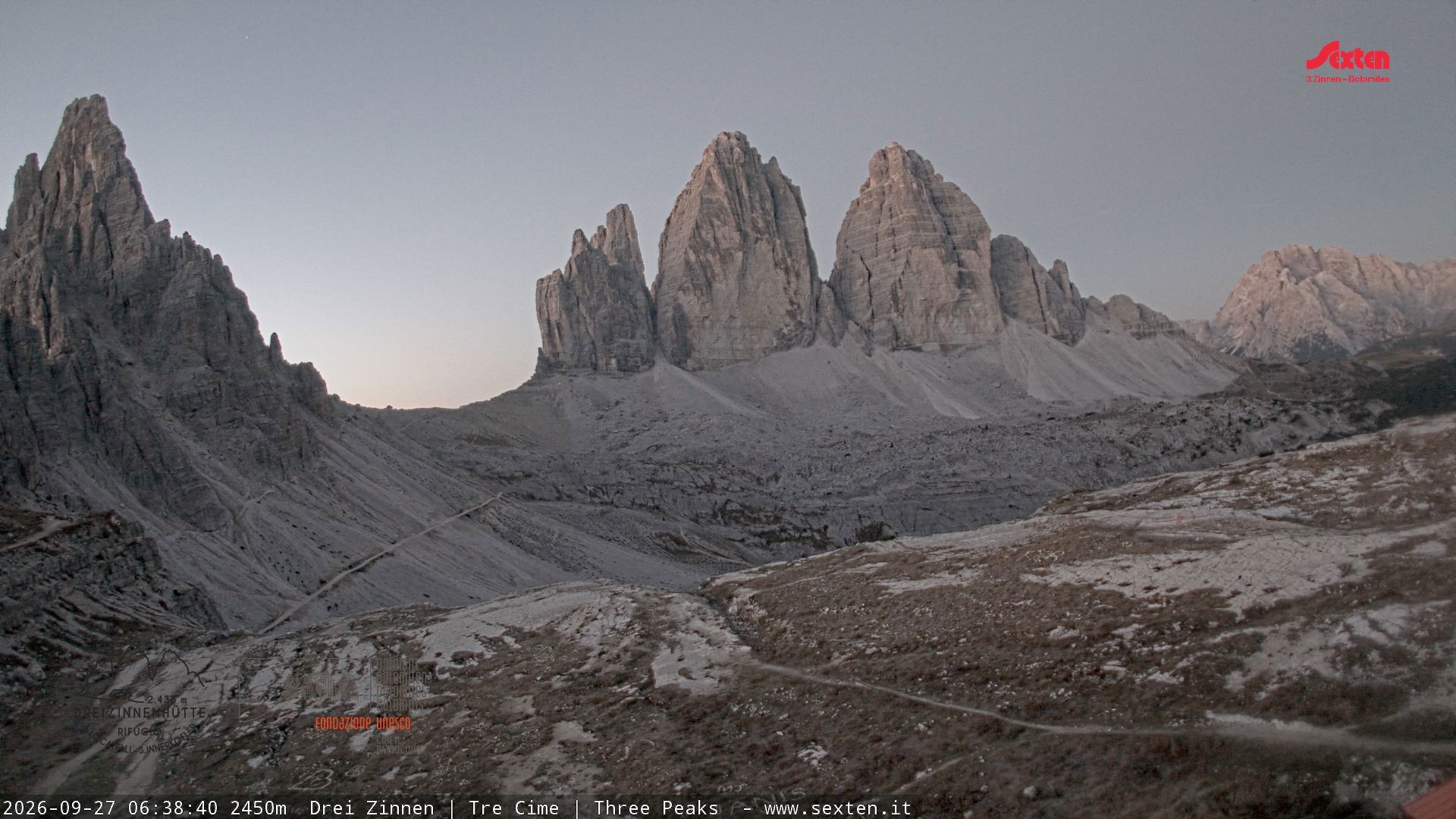 Archived image Webcam Dolomites South Tyrol: Mountain Hut Antonio Locatelli