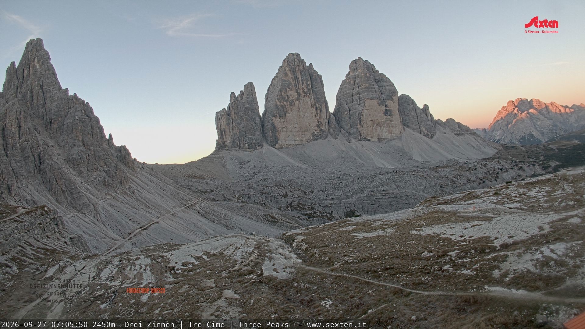 Archived image Webcam Dolomites South Tyrol: Mountain Hut Antonio Locatelli