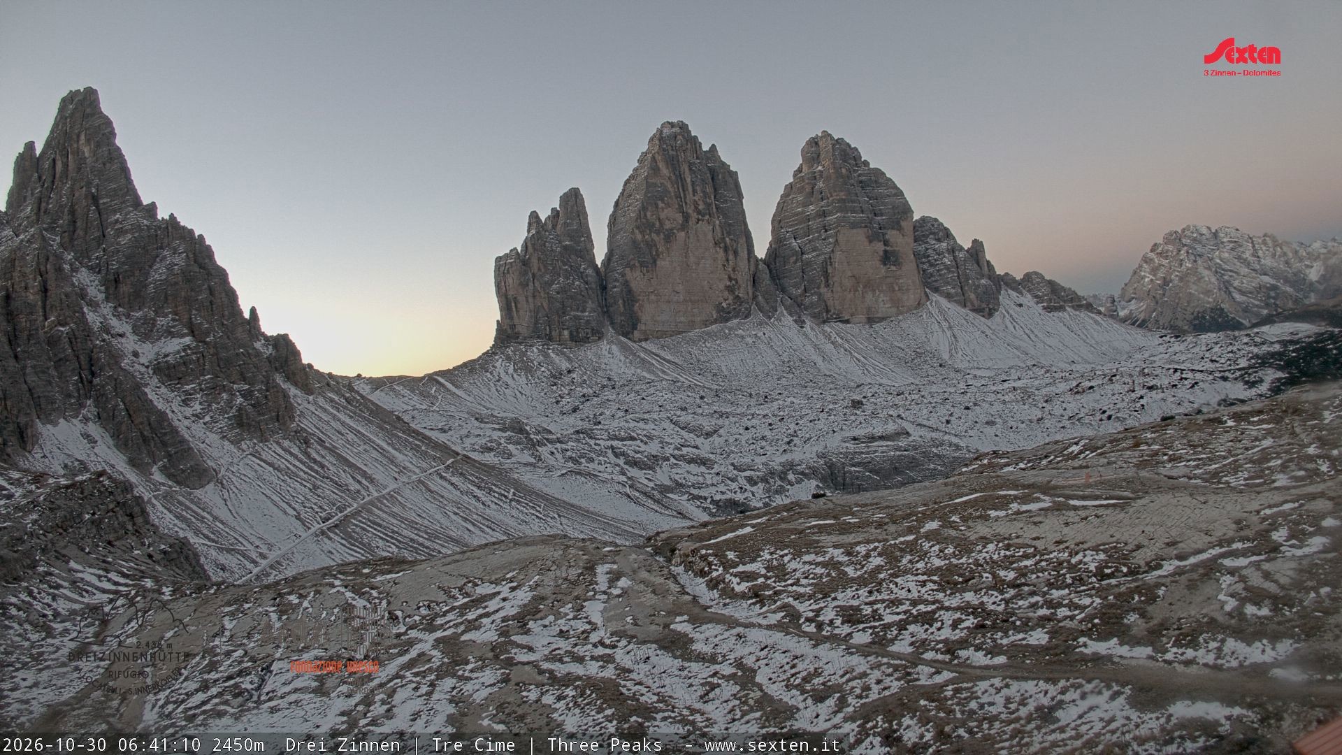 Archived image Webcam Dolomites South Tyrol: Mountain Hut Antonio Locatelli