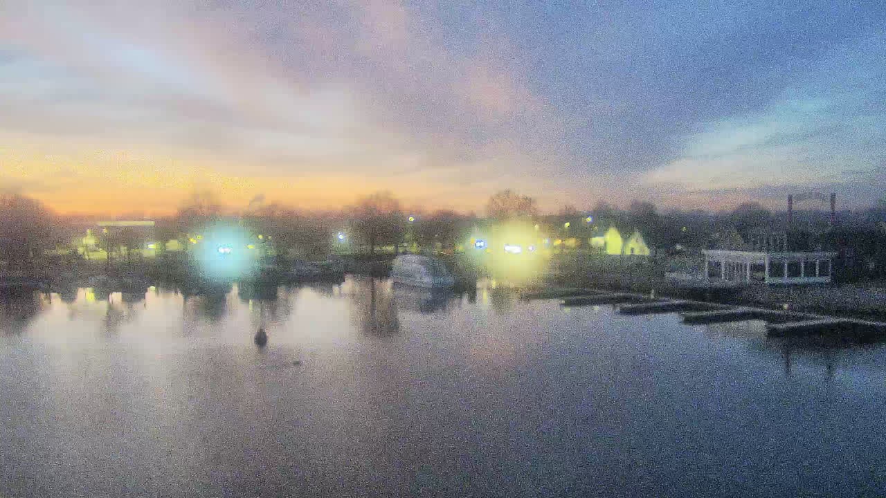 Archived image Webcam Barßel at the boat harbour