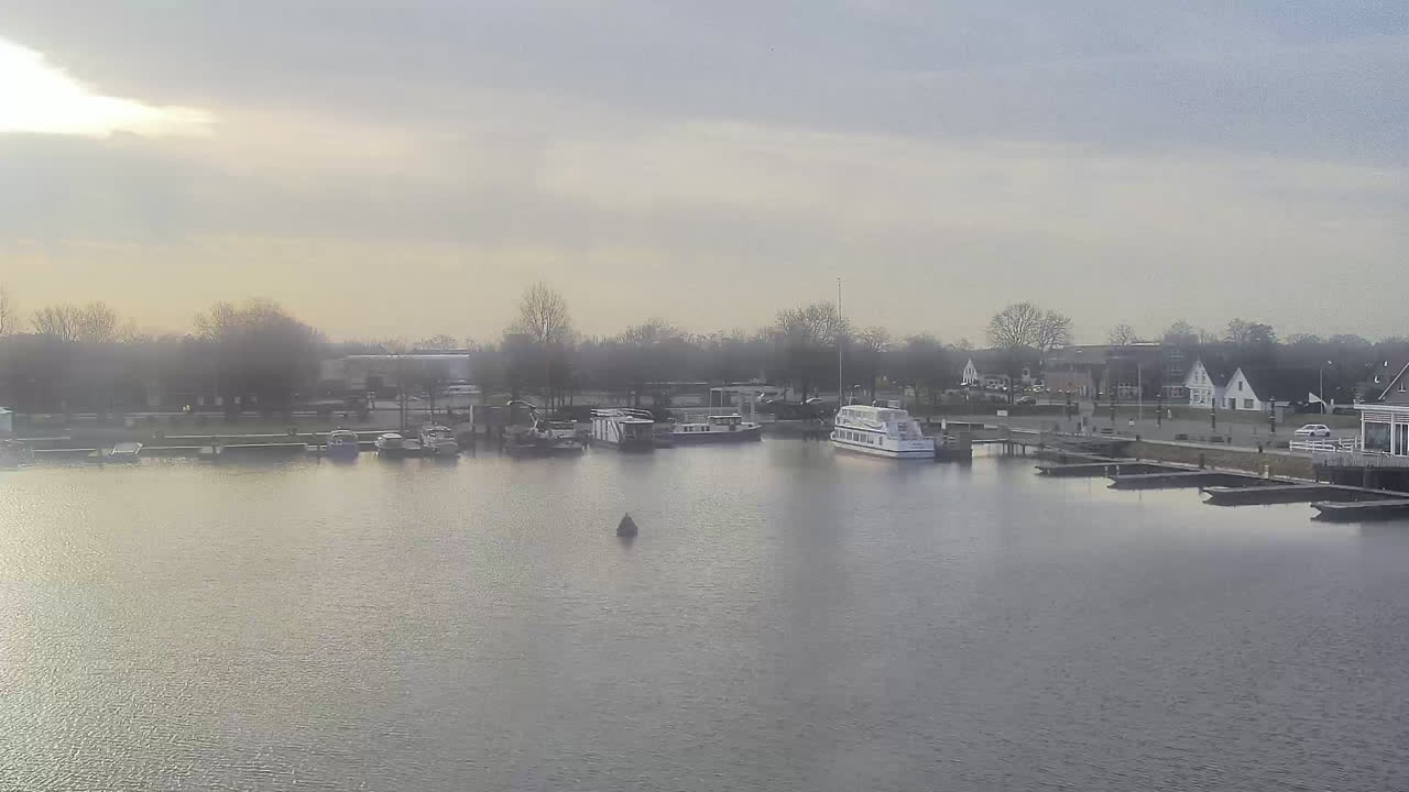 Archived image Webcam Barßel at the boat harbour