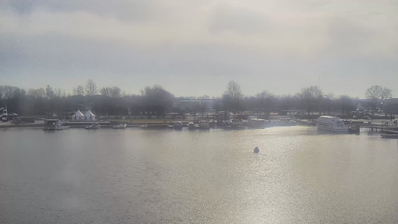 Archived image Webcam Barßel at the boat harbour
