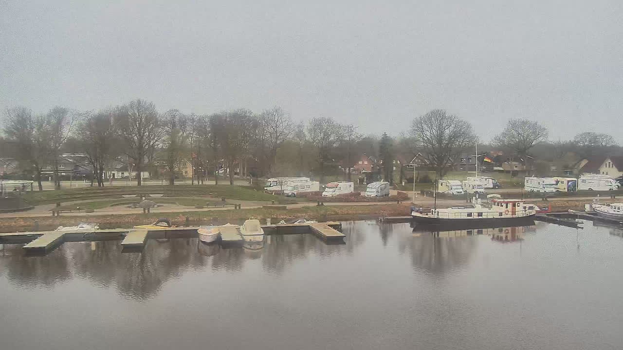 Archived image Webcam Barßel at the boat harbour