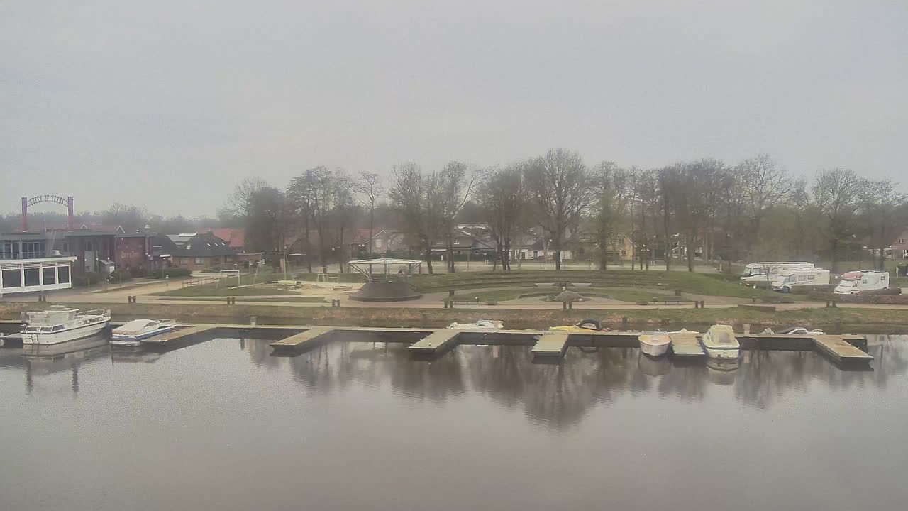 Archived image Webcam Barßel at the boat harbour