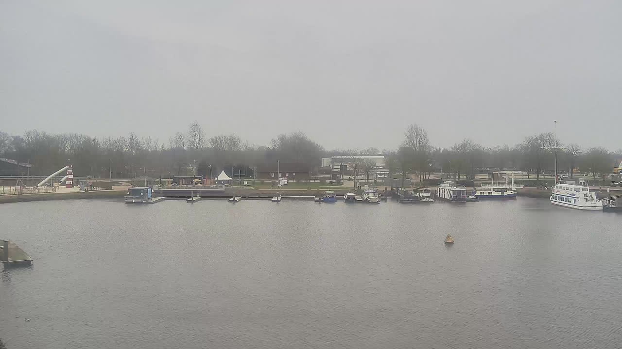 Archived image Webcam Barßel at the boat harbour