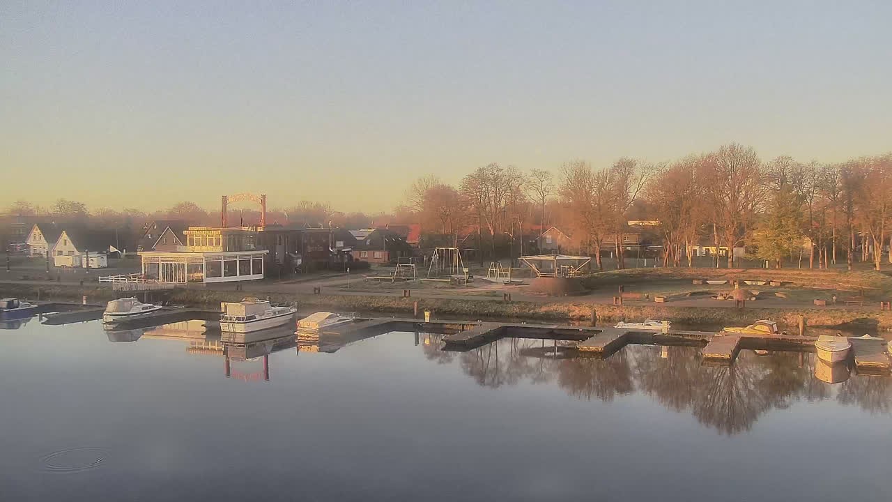 Archived image Webcam Barßel at the boat harbour