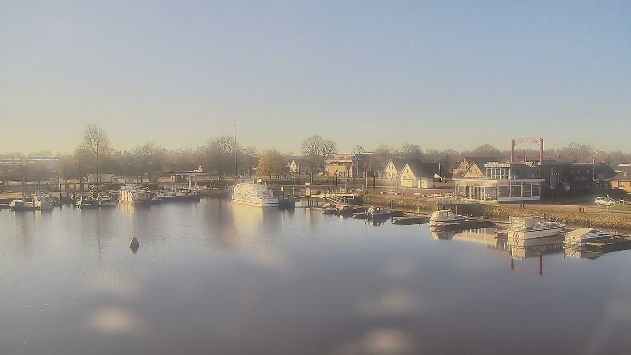 Archived image Webcam Barßel at the boat harbour