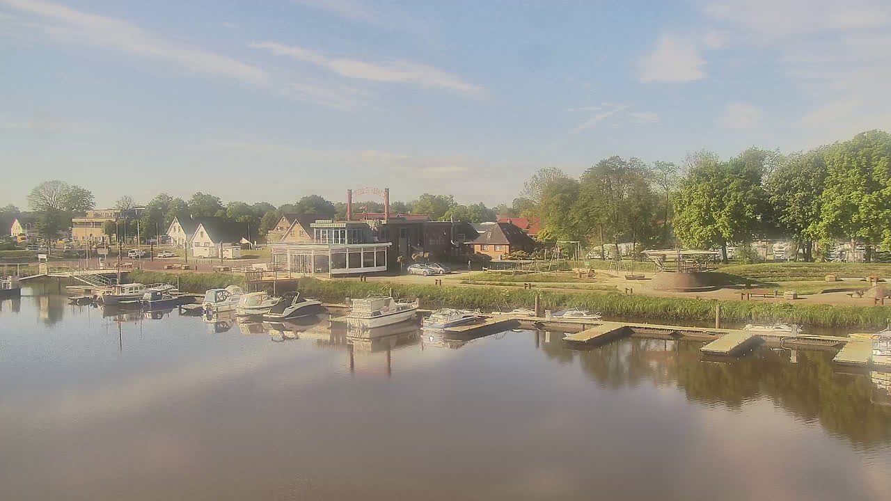Archived image Webcam Barßel at the boat harbour