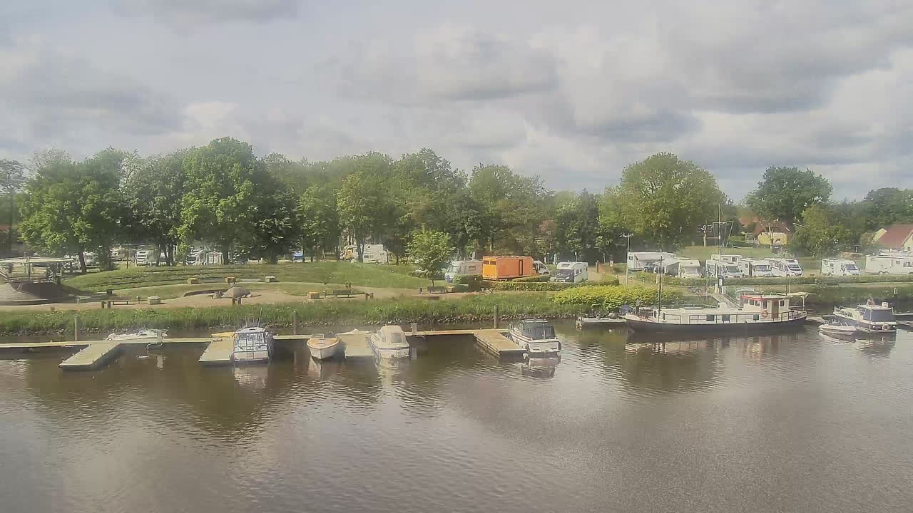 Archived image Webcam Barßel at the boat harbour
