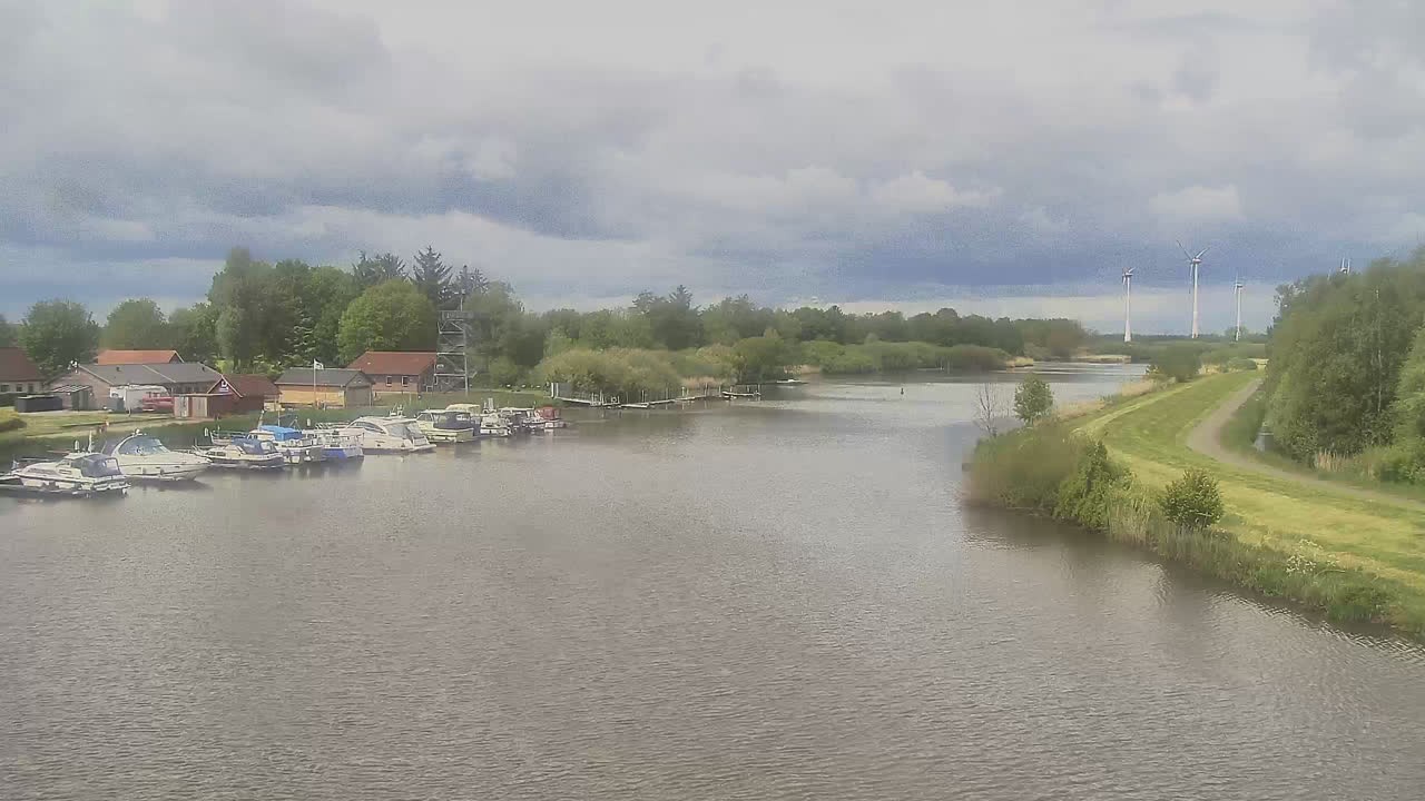 Archived image Webcam Barßel at the boat harbour