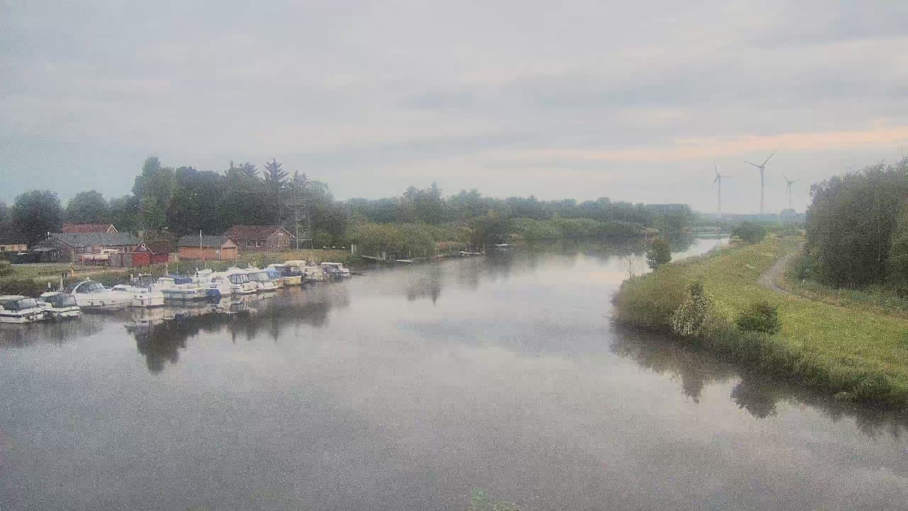 Archived image Webcam Barßel at the boat harbour