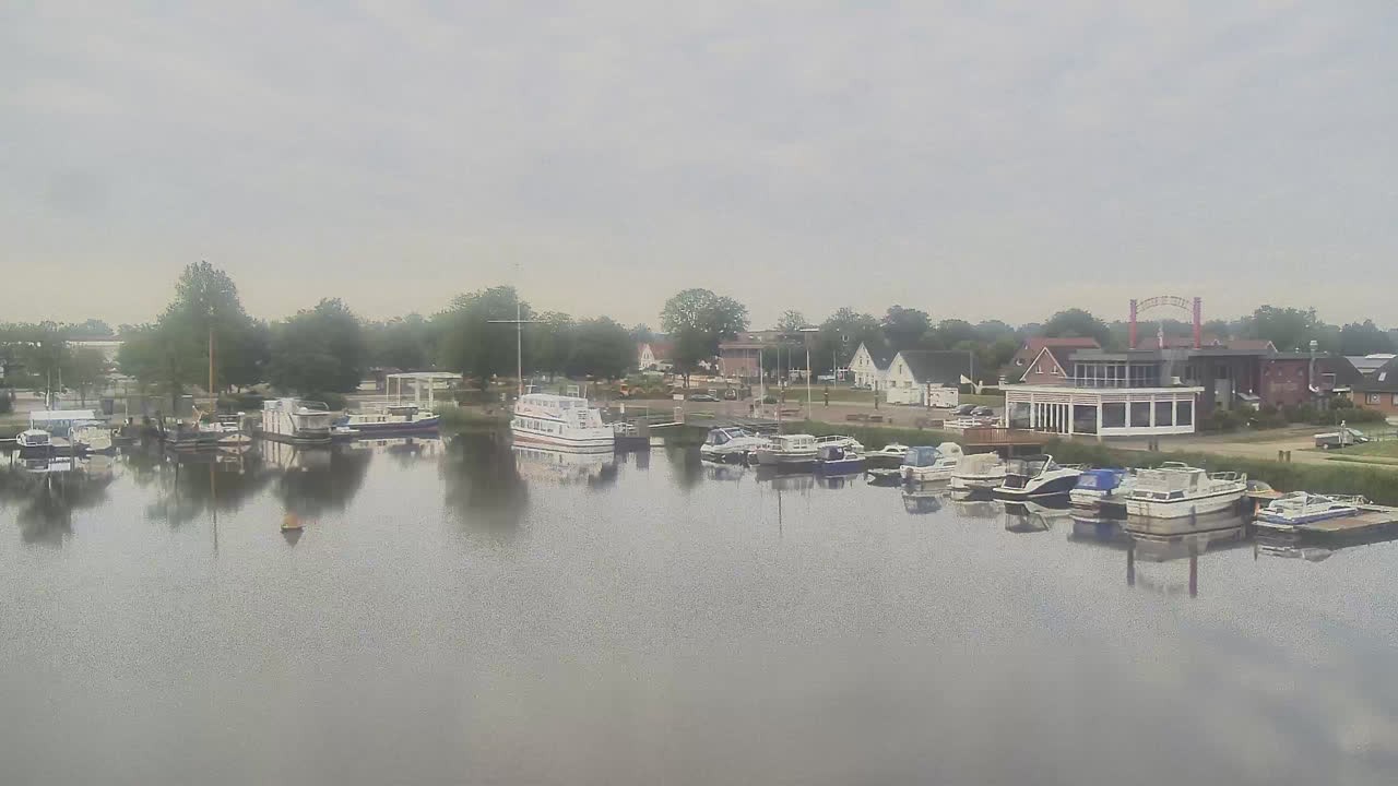 Archived image Webcam Barßel at the boat harbour