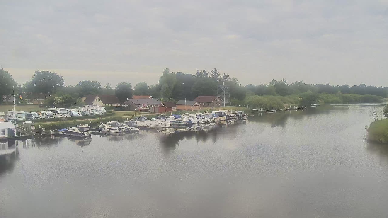 Archived image Webcam Barßel at the boat harbour