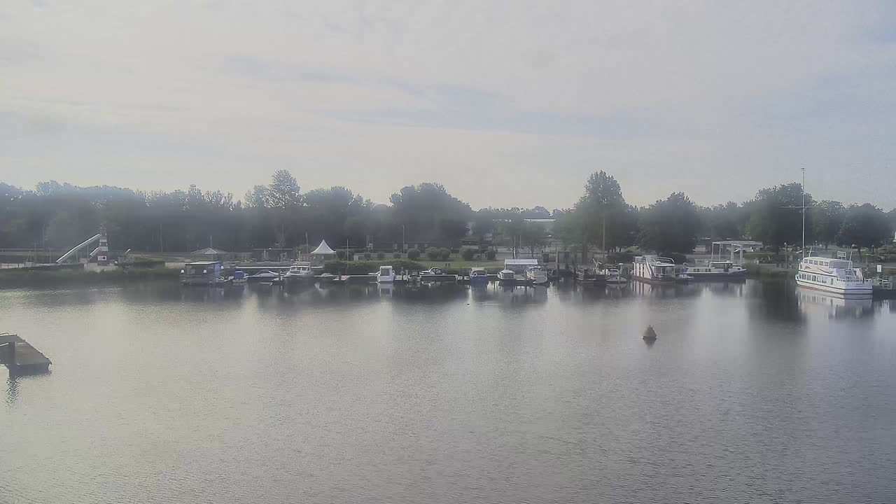 Archived image Webcam Barßel at the boat harbour