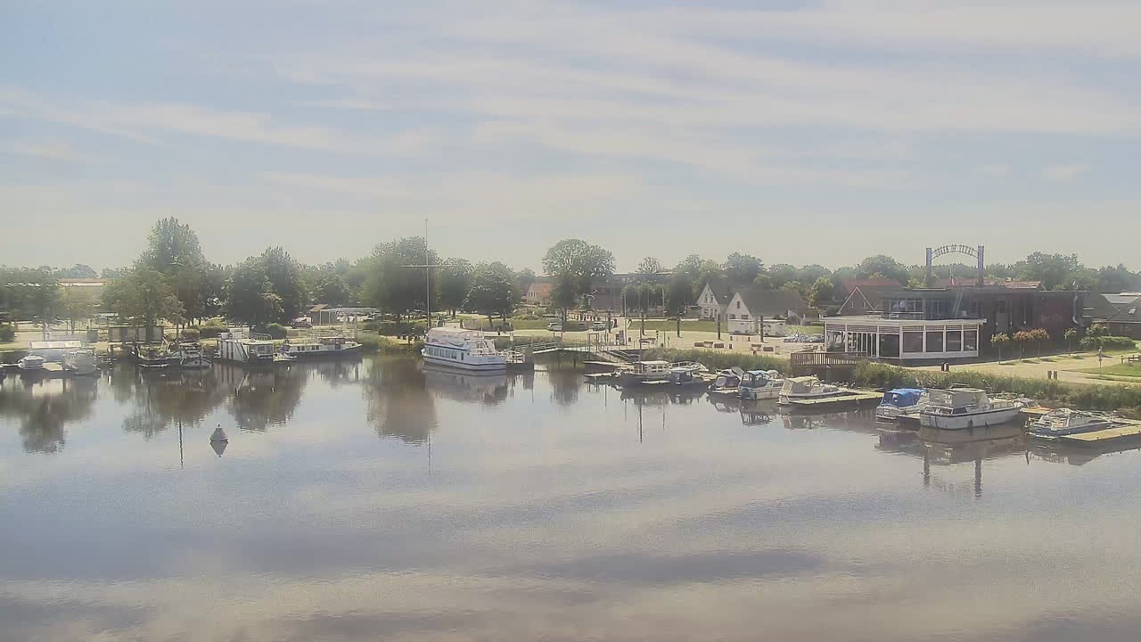 Archived image Webcam Barßel at the boat harbour
