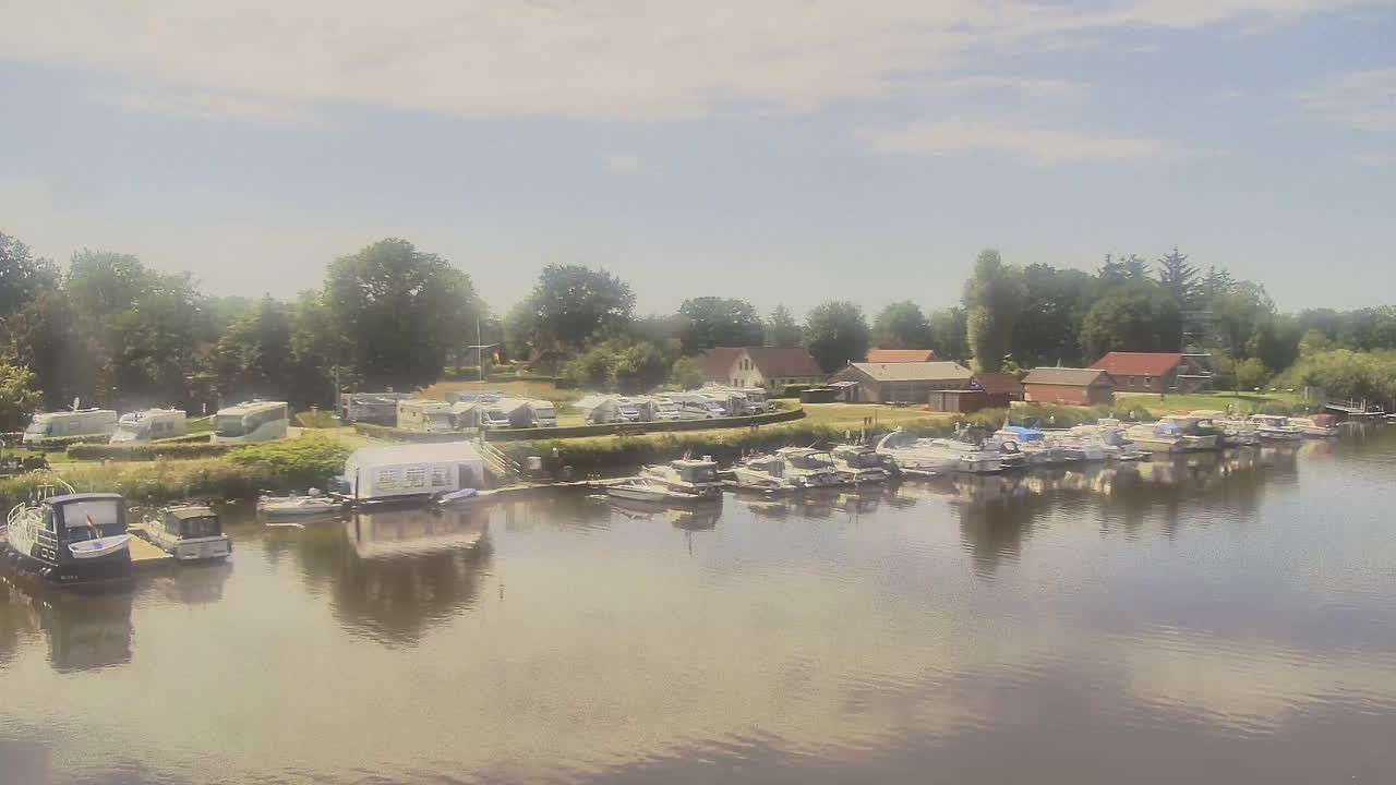 Archived image Webcam Barßel at the boat harbour