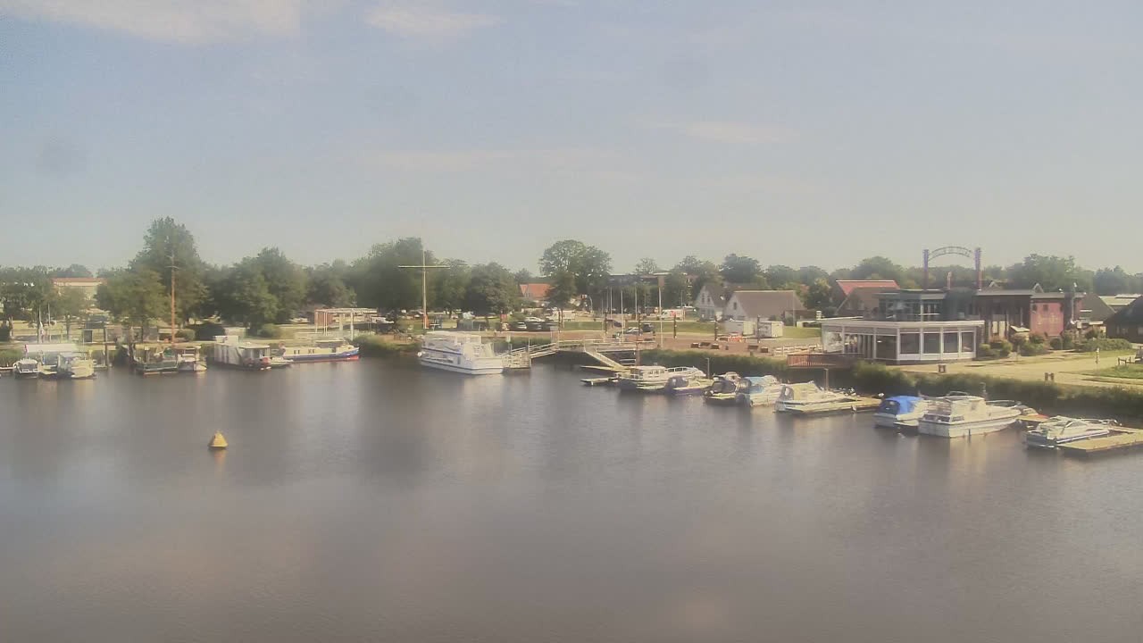 Archived image Webcam Barßel at the boat harbour