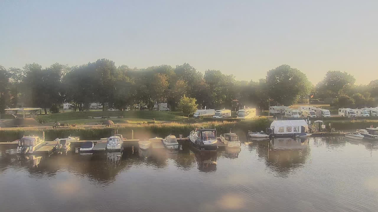 Archived image Webcam Barßel at the boat harbour
