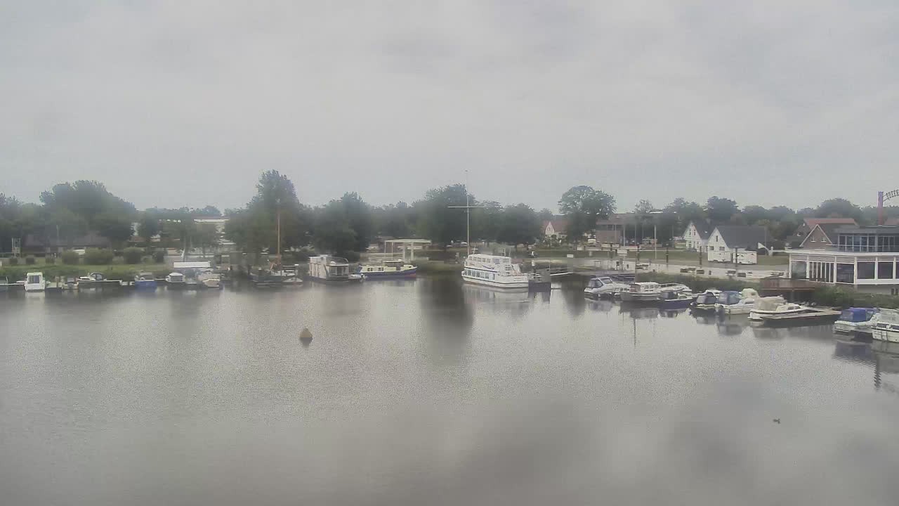 Archived image Webcam Barßel at the boat harbour