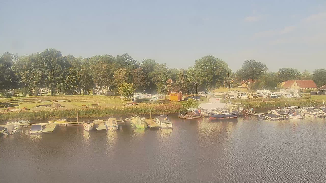 Archived image Webcam Barßel at the boat harbour