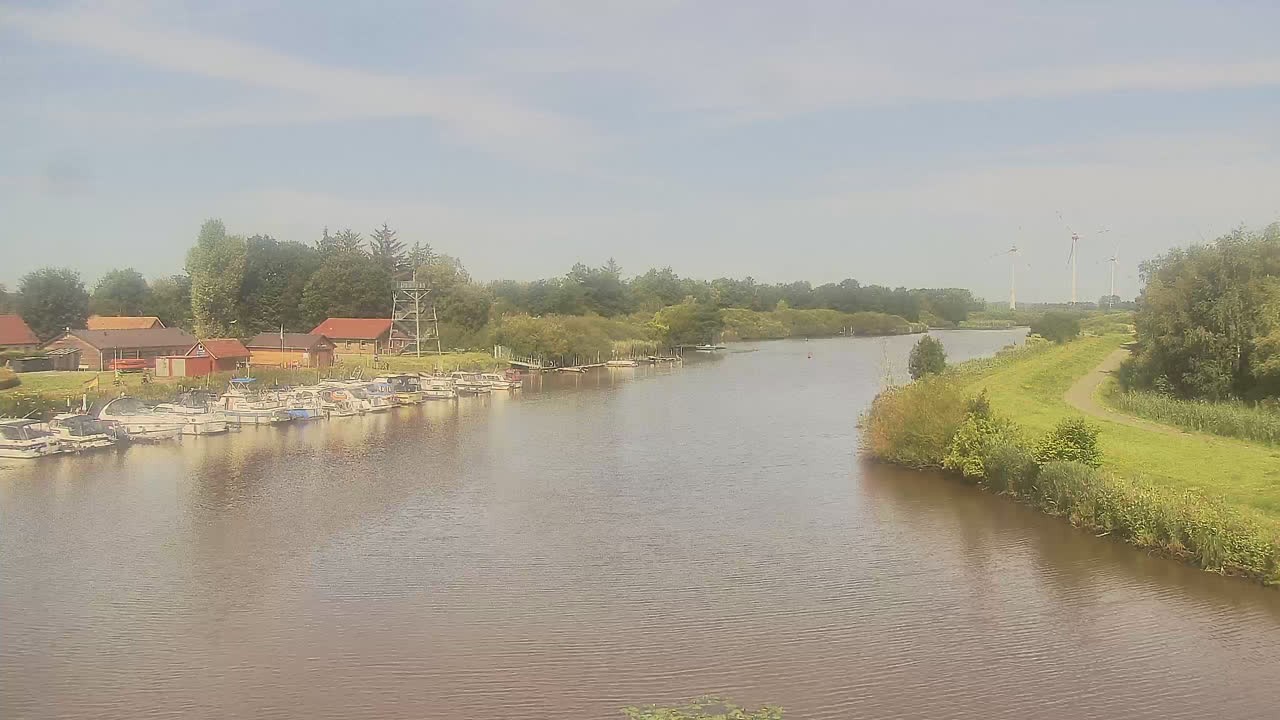 Archived image Webcam Barßel at the boat harbour