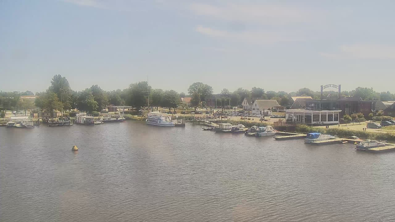 Archived image Webcam Barßel at the boat harbour