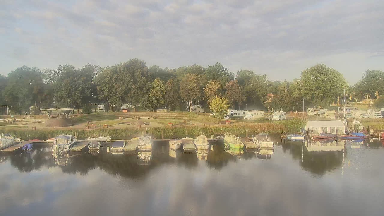 Archived image Webcam Barßel at the boat harbour