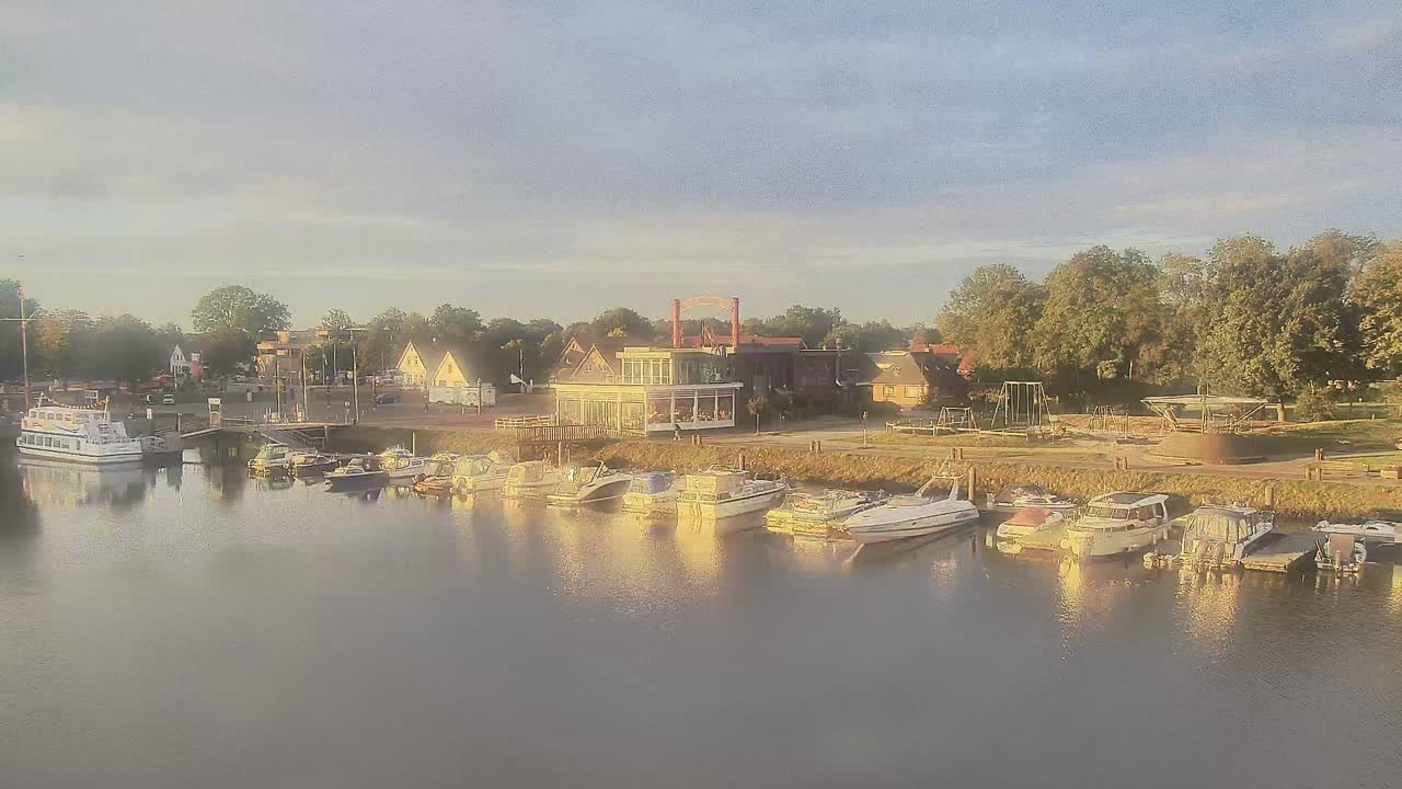 Archived image Webcam Barßel at the boat harbour