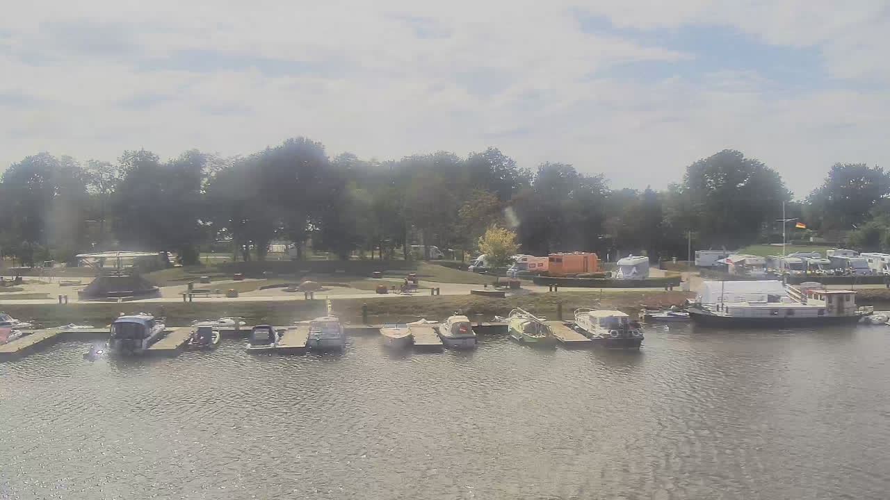 Archived image Webcam Barßel at the boat harbour